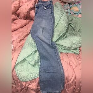 OFFERS OPEN! Women's size 6 old navy kicker boot cut Blue Jeans